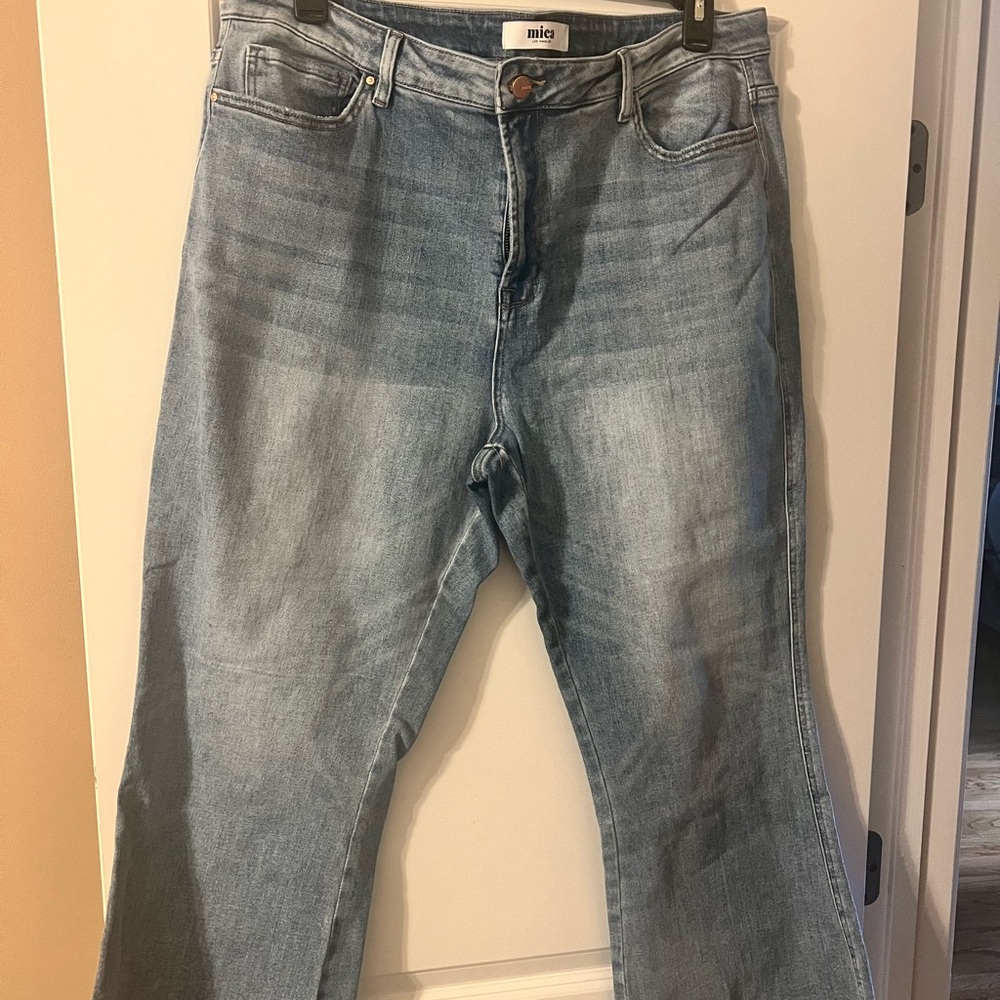 Blue Ankle Cropped Jeans with Vintage Look